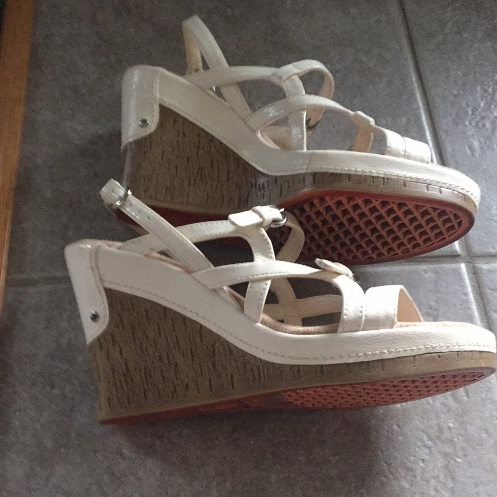 Shoes - Picture 4 of 5
